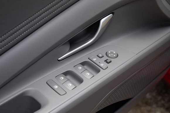 Кнопки стеклоподъемников Hyundai Elantra 2021